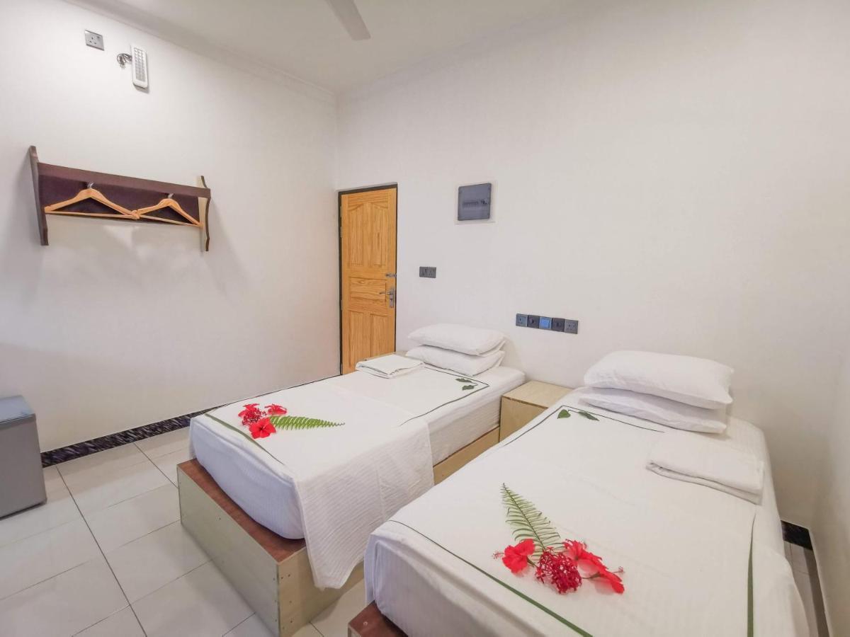 Sky Inn Thoddoo Buitenkant foto